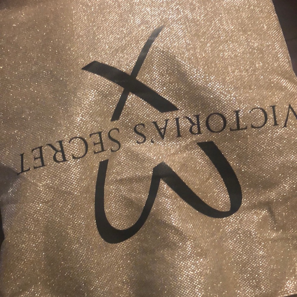 Meet your Posher, Khasea